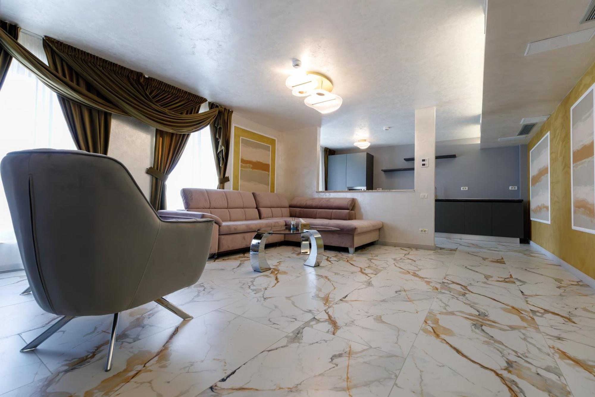 River Place Питешти Экстерьер фото