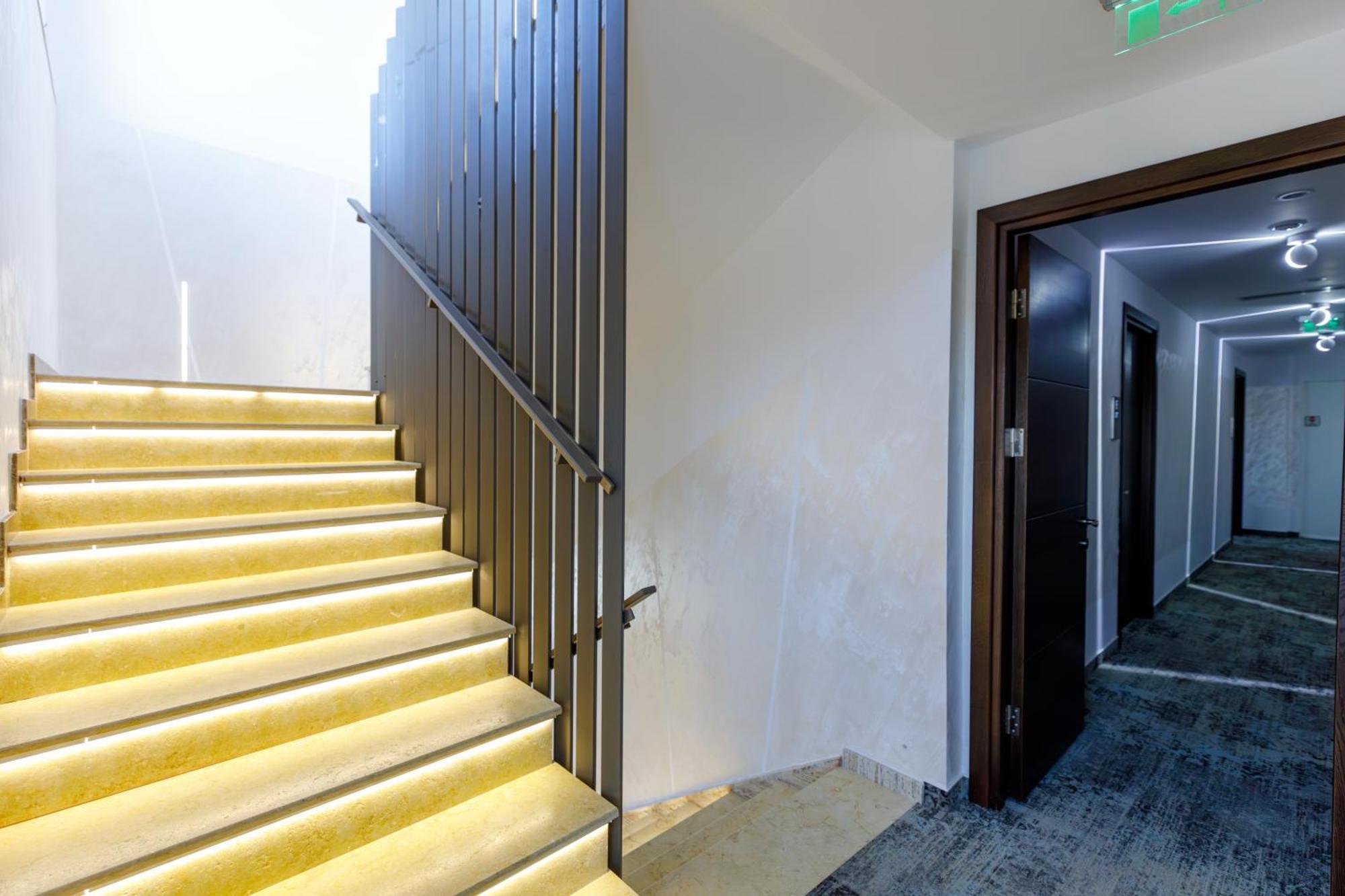 River Place Питешти Экстерьер фото