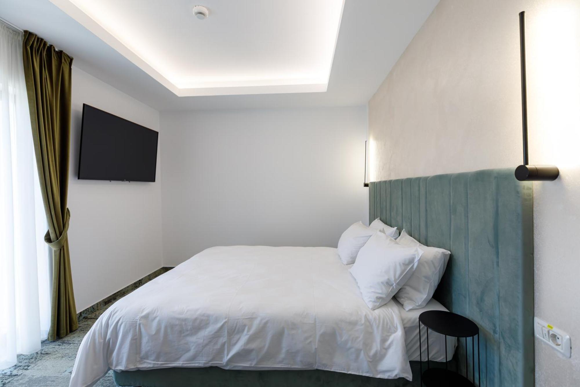 River Place Питешти Экстерьер фото