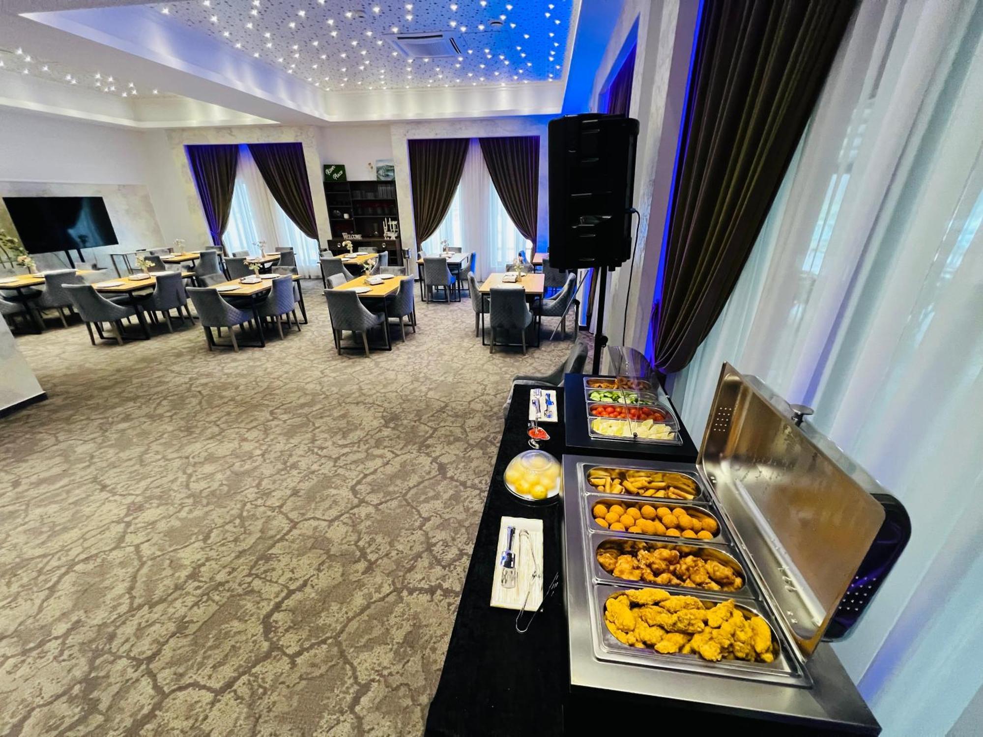 River Place Питешти Экстерьер фото